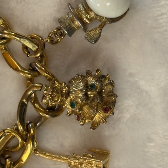 Vintage Gold Tone Monet Charm Bracelet Fish Christmas Snowman Sailboat Clover - Picture 6 of 15